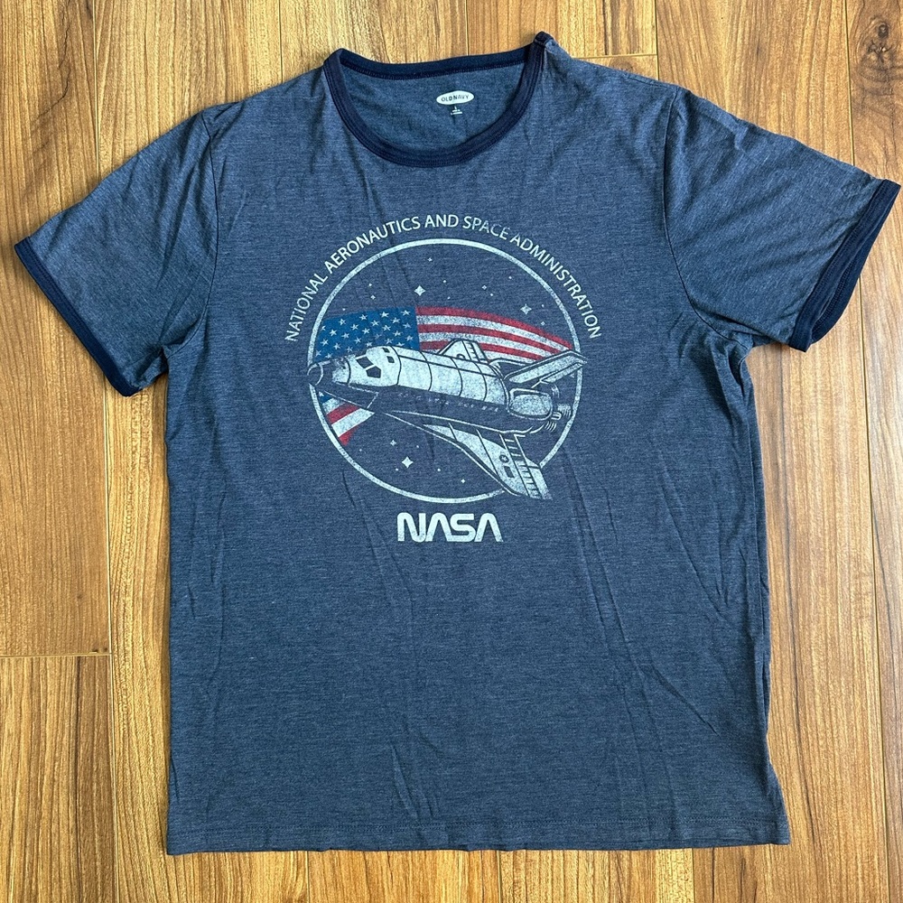 Old Navy NASA Men’s Large Ringer T Shirt